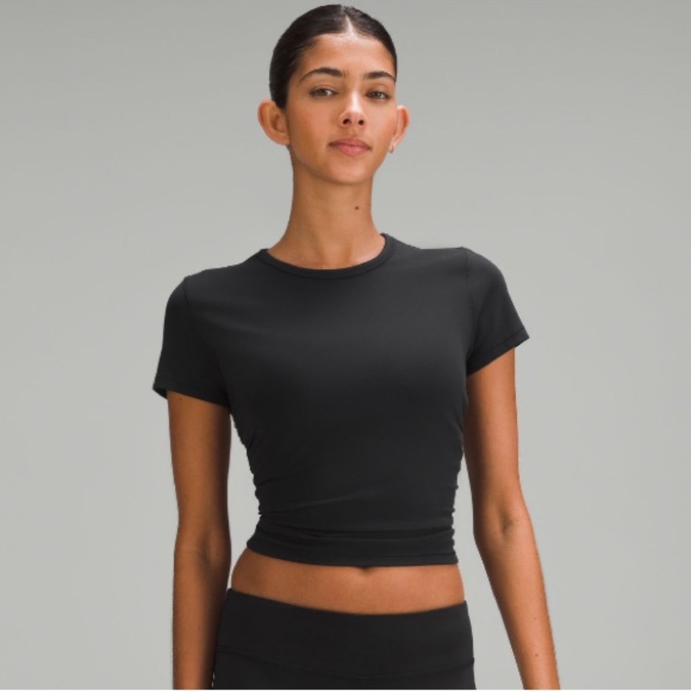 Lululemon All It Takes Nulu short sleeve shirt size 4 (not ribbed)